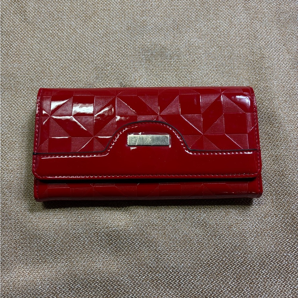Elegant Red Patent Women's Wallet with Geometric Embossed Pattern